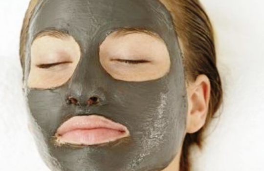 Cara Mengencangkan Kulit Wajah dengan Masker Lumpur