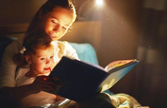 Tips Membacakan Cerita Sebelum Tidur untuk Anak agar Semakin Asyik dan Seru